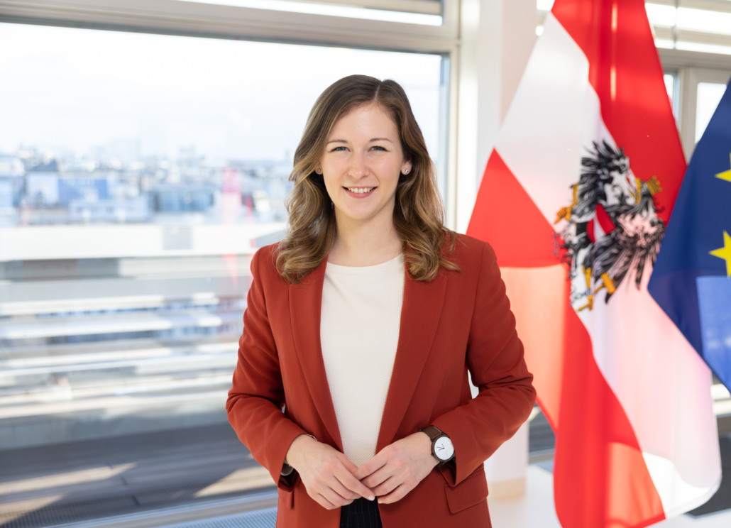 Einladung zum Jugendstammtisch mit Staatssekretärin Claudia Plakolm ...